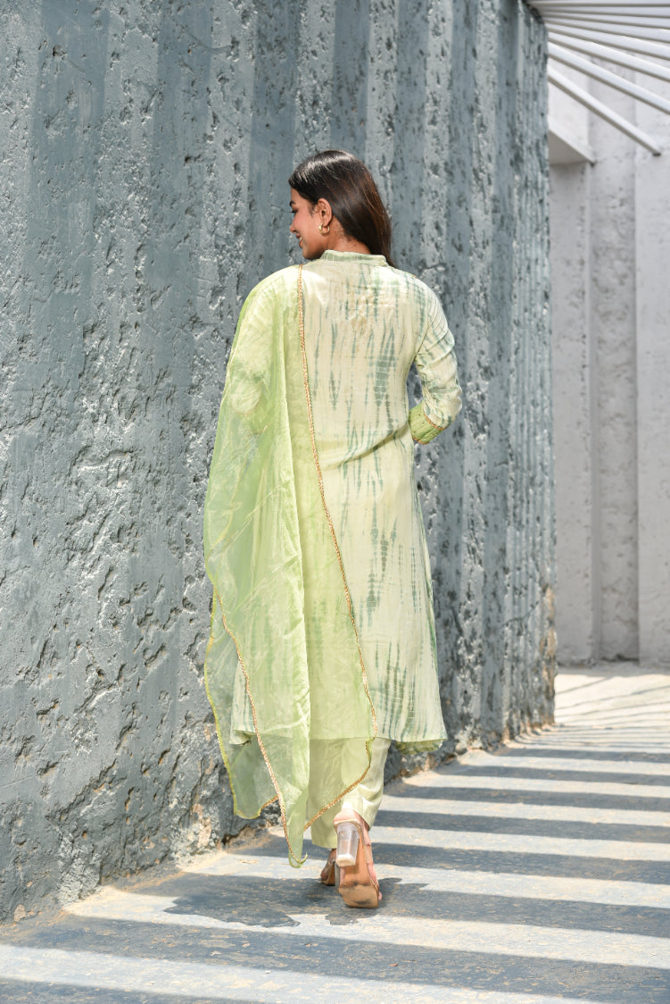 Green Shibori Kurta Set Close-up - Designer Ethnic Wear