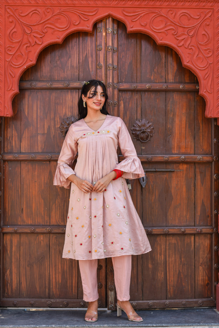 Dust Peach Kurta Set Detail Shot - Designer Ethnic Wear