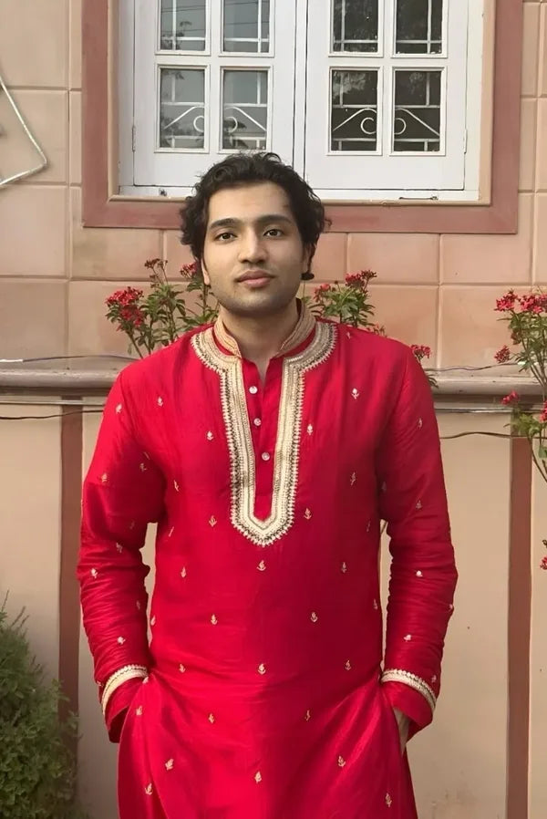 How to Look Like a Billionaire in Red Moscow Silk appropriately