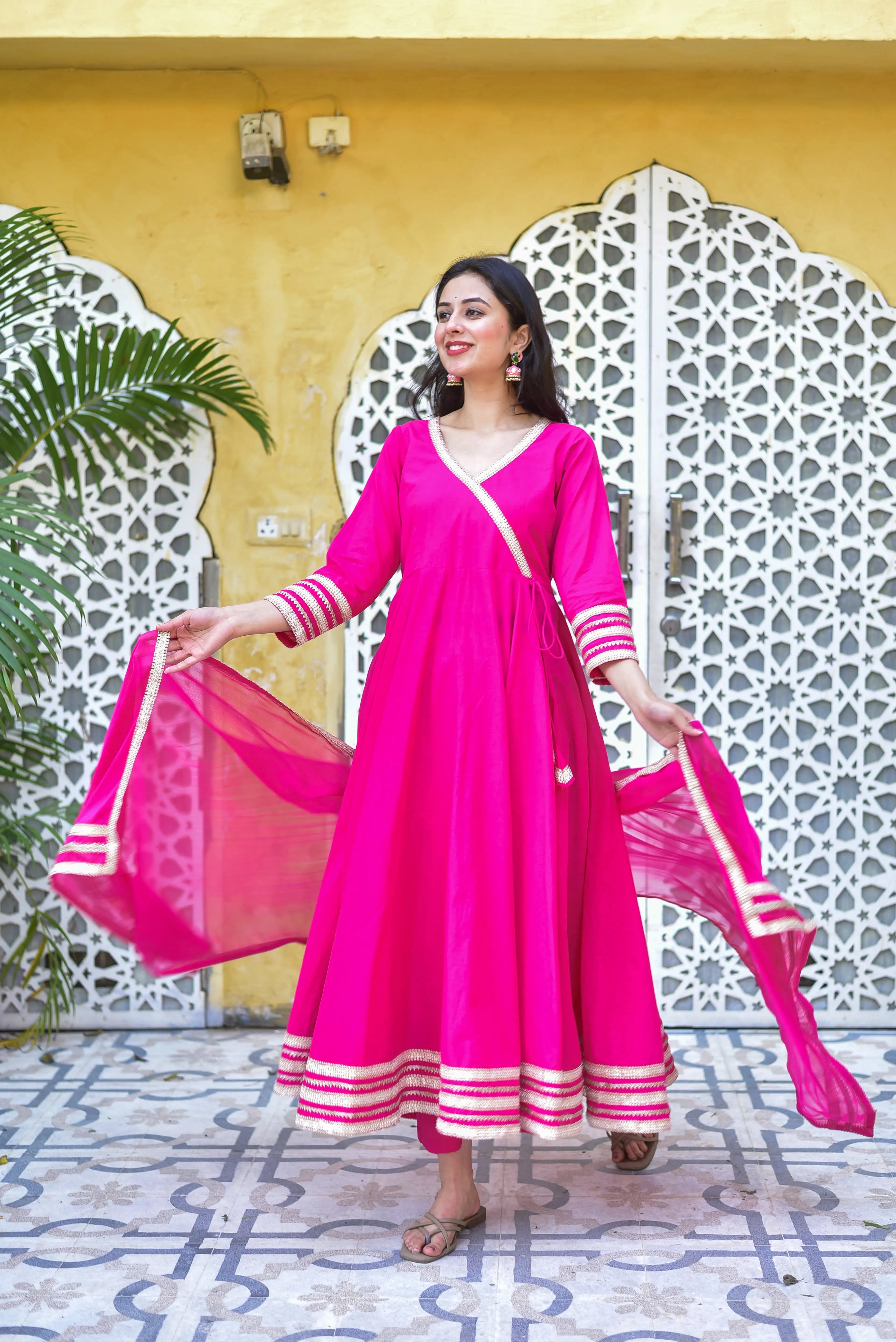 The Auspicious Festive Zari Drape: A Saroj Jain Special - Saroj Jain Pre-Fall Festivities