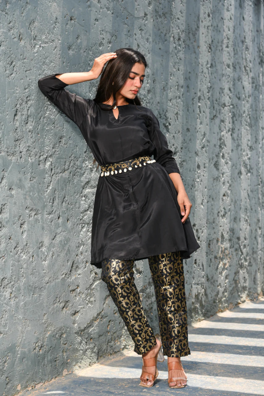 Why Our Breathable Sarees Are Essential for Bengaluru Heat - Timeless Zari Craftsmanship - Direct from Boutique