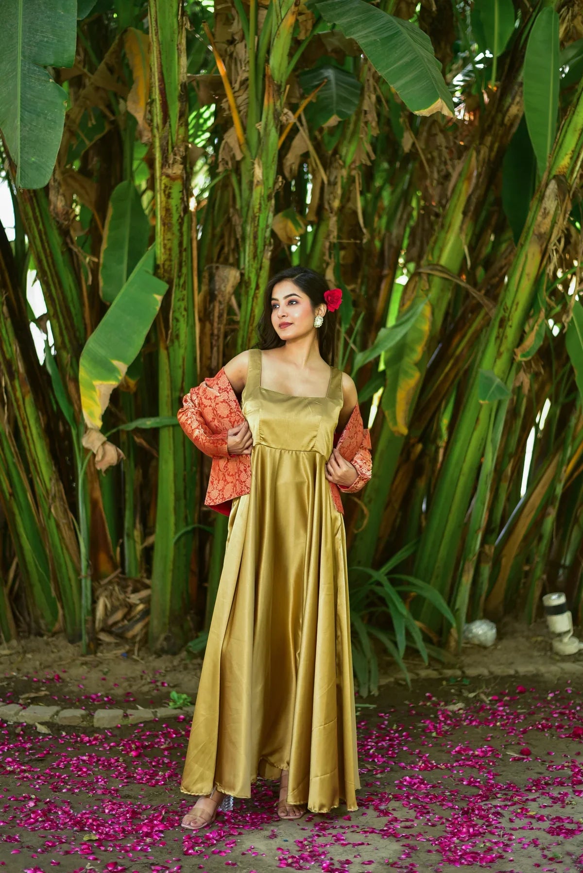 Transitioning from Monsoon Georgette to Pre-Fall Zari Elegance - Saroj Jain 2200 Milestone