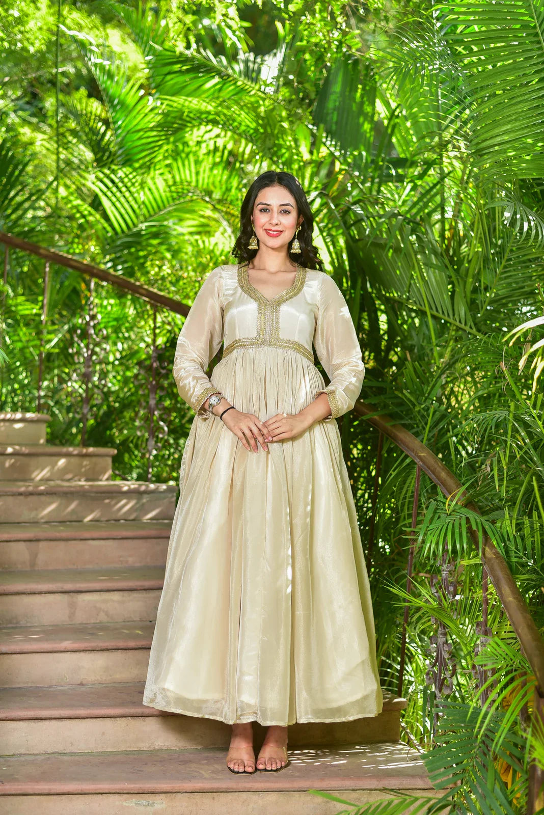 The Power White Anarkali Guide for Holi Festivities - Holi Saroj Jain