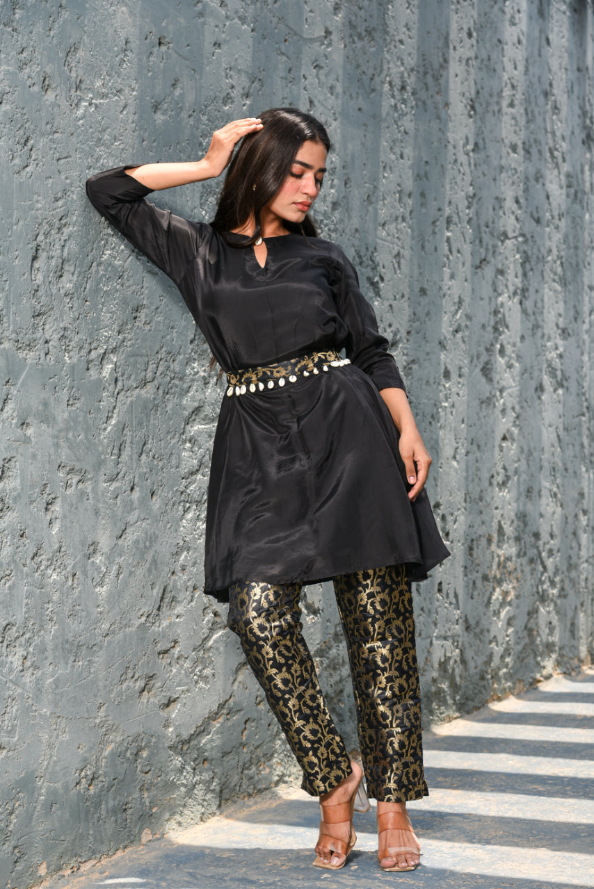 Kohl Black Brocade Co-Ord Set Close-up - Designer Ethnic Wear