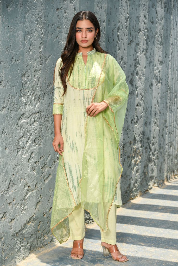 Green Shibori Kurta Set Back View - Designer Ethnic Wear